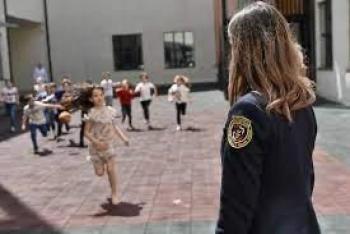 ვაკანსია მანდატურის პოზიციაზე 